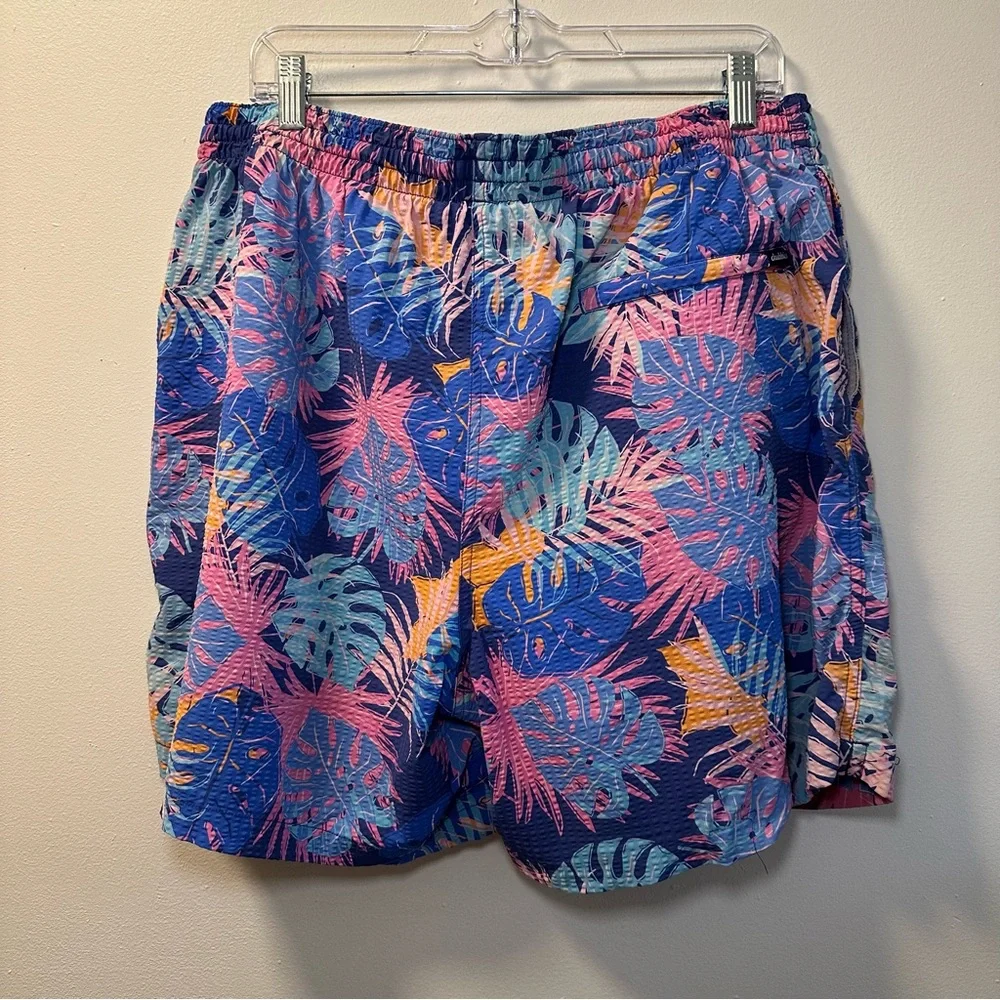 Chubbies Men’s Monstera Leaf Blue Pink Tropical 5.5” Swim Trunks Sz 2XL